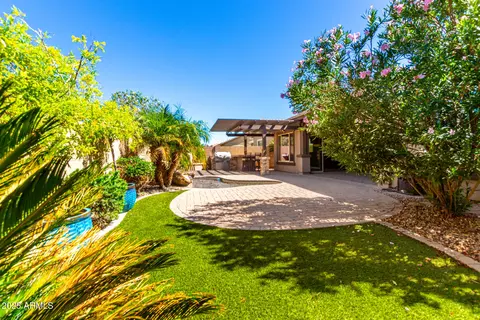 Exterior - 3110 E Cat Balue Dr, Phoenix, AZ 85050 photo 3 of 5