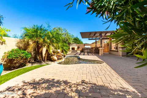 Exterior - 3110 E Cat Balue Dr, Phoenix, AZ 85050 photo 4 of 5