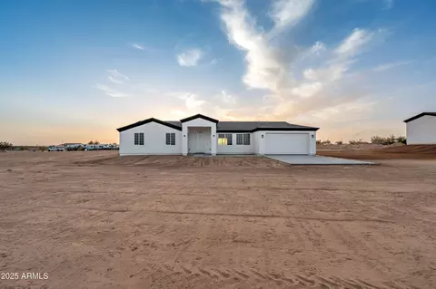 2135 S Hassayampa Rd, Tonopah, AZ 85354