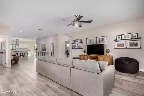 1841 E Clarendon Ave, Phoenix, AZ 85016