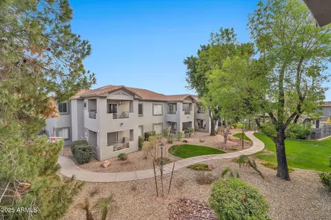 7401 W Arrowhead Clubhouse Dr #2012, Glendale, AZ 85308