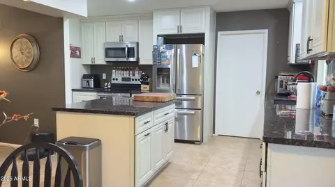 9814 W Shasta Dr, Sun City, AZ 85351