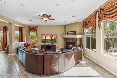3713 E Cat Balue Dr, Phoenix, AZ 85050 photo 6