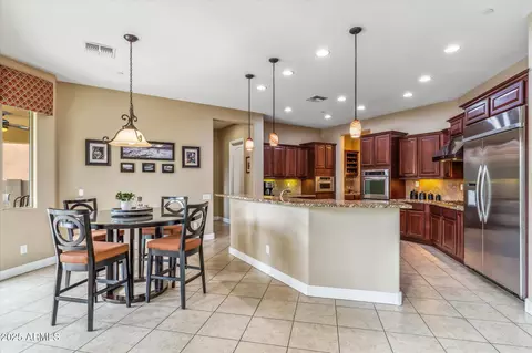 3713 E Cat Balue Dr, Phoenix, AZ 85050 photo 9