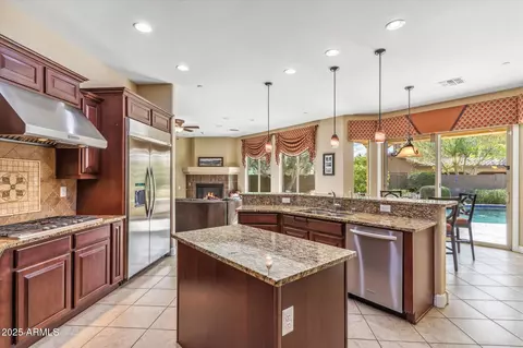 3713 E Cat Balue Dr, Phoenix, AZ 85050 photo 8