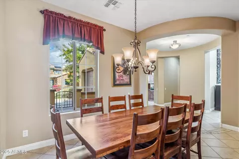 3713 E Cat Balue Dr, Phoenix, AZ 85050 photo 12