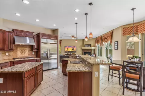 3713 E Cat Balue Dr, Phoenix, AZ 85050 photo 7