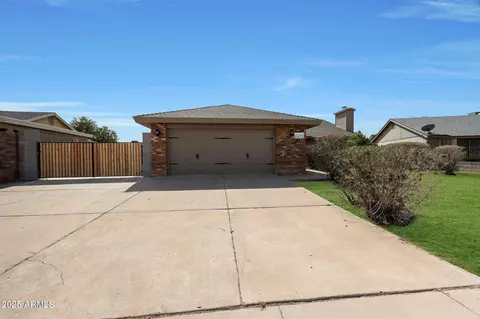 6431 W Monte Cristo Ave, Glendale, AZ 85306