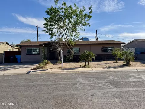 7921 W Pinchot Ave, Phoenix, AZ 85033
