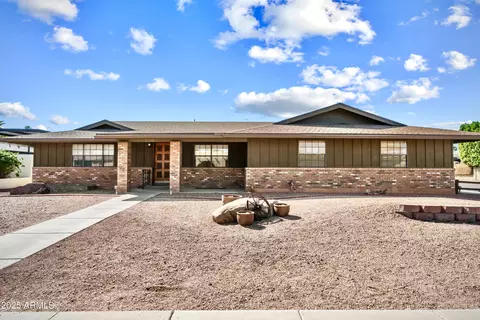 2205 E Fox St, Mesa, AZ 85213