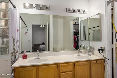Bath - 6632 E Fairbrook Cir, Mesa, AZ 85205 photo 1 of 3