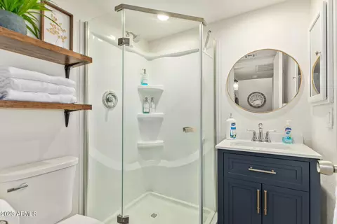 Bath - 406 E Washington Ave #C, Gilbert, AZ 85234 photo 2 of 2