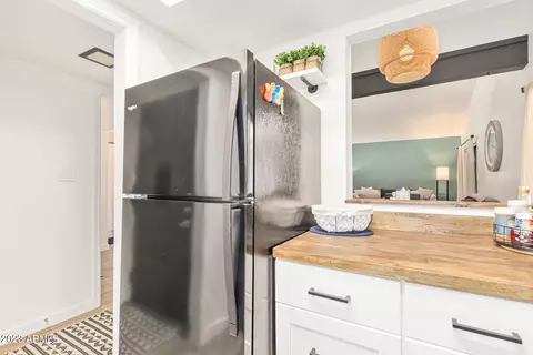 Kitchen - 406 E Washington Ave #C, Gilbert, AZ 85234 photo 2 of 3