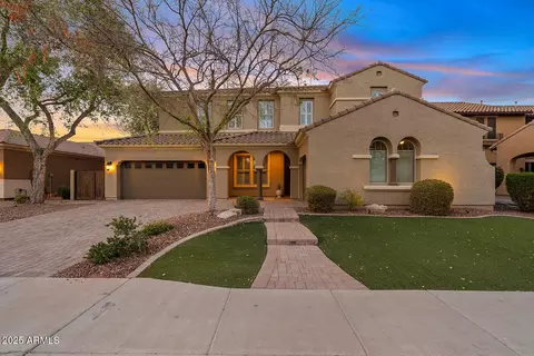 2670 E Parkview Dr, Gilbert, AZ 85295