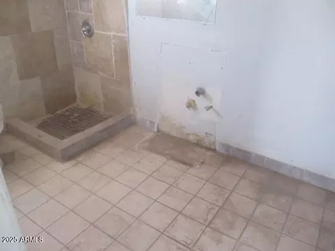 Bath - 4012 S 3rd Ave, Phoenix, AZ 85041 photo 2 of 2