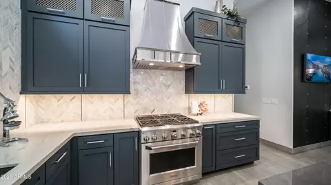 Kitchen - 16060 S 4th St, Phoenix, AZ 85048 photo 8 of 10