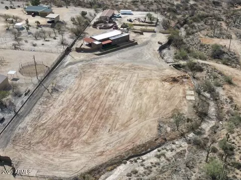 2335 W Estrella Rd, New River, AZ 85087