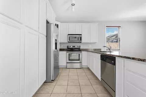 2331 E Pecan Rd, Phoenix, AZ 85040 photo 4