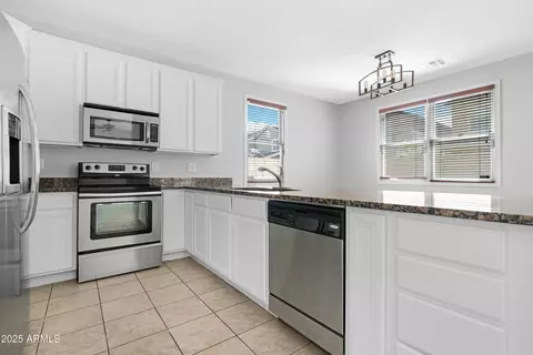 2331 E Pecan Rd, Phoenix, AZ 85040 photo 3