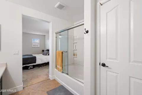 Bath - 5824 E Hoover Ave, Mesa, AZ 85206 photo 1 of 3