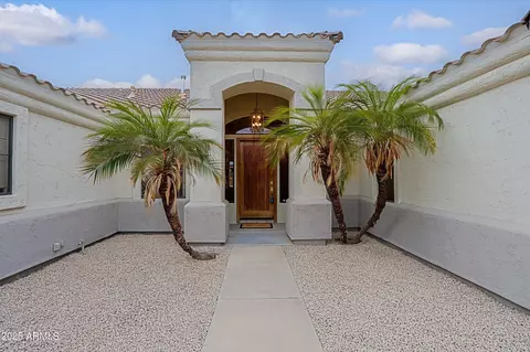 Exterior - 130 E Jordon Ln, Phoenix, AZ 85086 photo 4 of 8