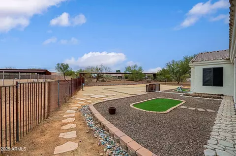 Exterior - 130 E Jordon Ln, Phoenix, AZ 85086 photo 5 of 8