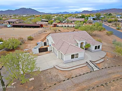 View/Area - 130 E Jordon Ln, Phoenix, AZ 85086 photo 3 of 9
