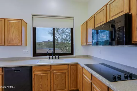 Kitchen - 130 E Jordon Ln, Phoenix, AZ 85086 photo 4 of 4