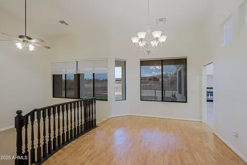 Dining - 130 E Jordon Ln, Phoenix, AZ 85086 photo 1 of 1