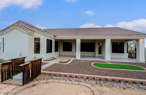Exterior - 130 E Jordon Ln, Phoenix, AZ 85086 photo 2 of 8