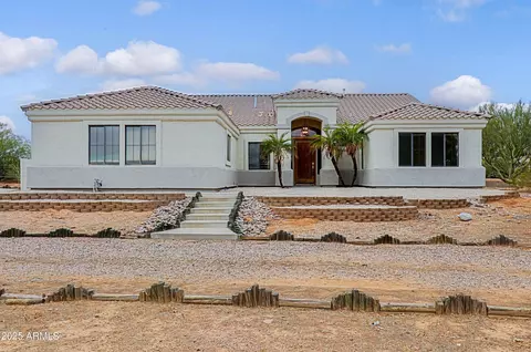 Exterior - 130 E Jordon Ln, Phoenix, AZ 85086 photo 3 of 8