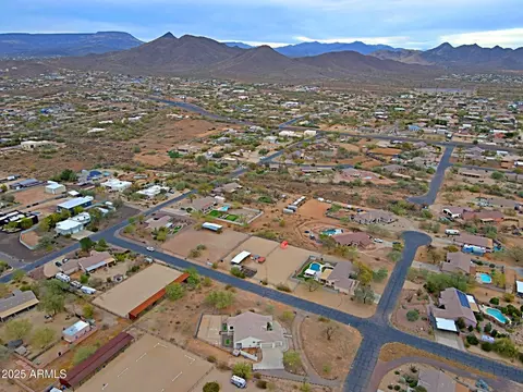 View/Area - 130 E Jordon Ln, Phoenix, AZ 85086 photo 6 of 9