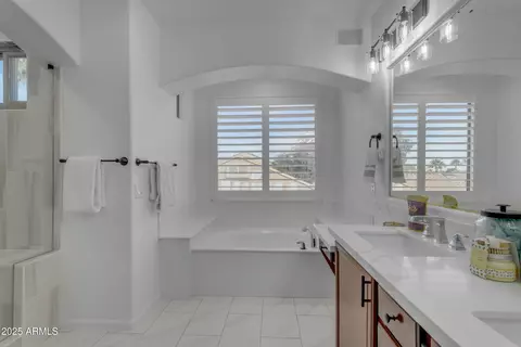 Bath - 3777 E Latham Ct, Gilbert, AZ 85297 photo 5 of 9