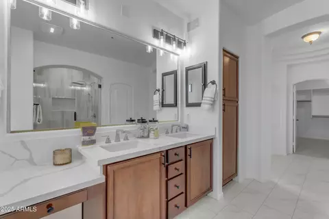 Bath - 3777 E Latham Ct, Gilbert, AZ 85297 photo 7 of 9