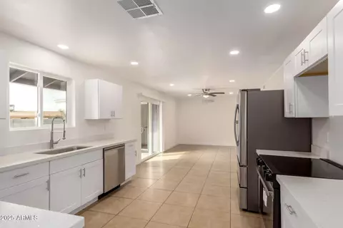 8014 N 55th Ave, Glendale, AZ 85302 photo 12