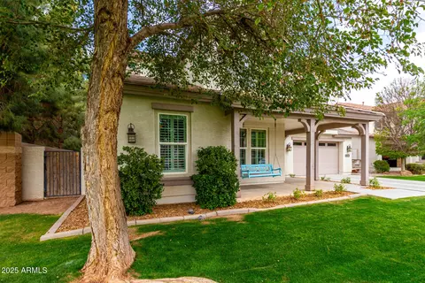 Exterior - 3632 E Comstock Dr, Gilbert, AZ 85296 photo 5 of 14