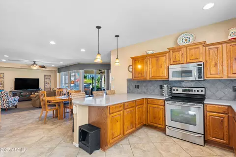 Kitchen - 4459 E Donato Dr, Gilbert, AZ 85298 photo 2 of 6