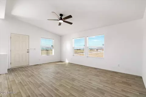 24921 N Verdot Rd, Paulden, AZ 86334 photo 6