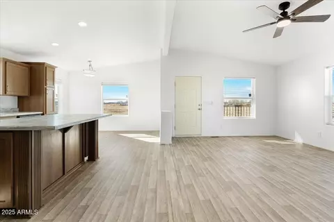 24921 N Verdot Rd, Paulden, AZ 86334 photo 5