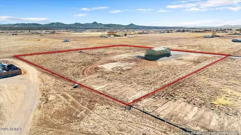 24921 N Verdot Rd, Paulden, AZ 86334 photo 3