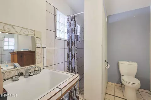 Bath - 3177 E Redfield Rd, Gilbert, AZ 85234 photo 1 of 8