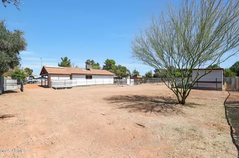 Exterior - 3177 E Redfield Rd, Gilbert, AZ 85234 photo 18 of 23