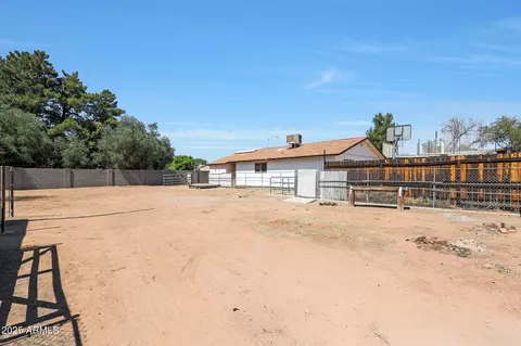 Exterior - 3177 E Redfield Rd, Gilbert, AZ 85234 photo 17 of 23