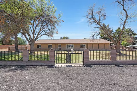 Exterior - 3177 E Redfield Rd, Gilbert, AZ 85234 photo 9 of 23