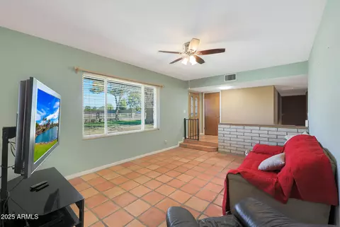Living - 3177 E Redfield Rd, Gilbert, AZ 85234 photo 1 of 11