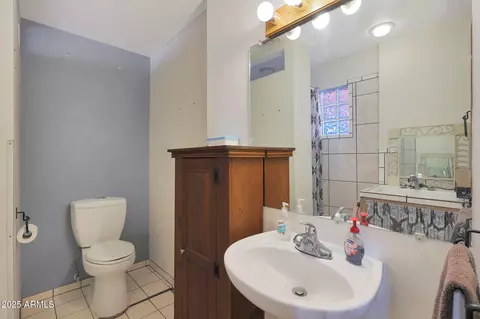 Bath - 3177 E Redfield Rd, Gilbert, AZ 85234 photo 2 of 8