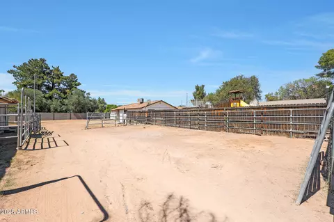 Exterior - 3177 E Redfield Rd, Gilbert, AZ 85234 photo 6 of 23