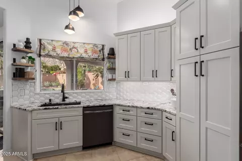 Kitchen - 1356 E Desert Flower Ln, Phoenix, AZ 85048 photo 6 of 6