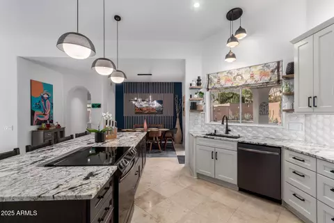 Kitchen - 1356 E Desert Flower Ln, Phoenix, AZ 85048 photo 4 of 6