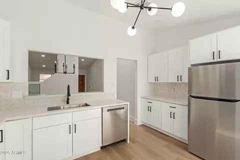 Kitchen - 3510 E Hampton Ave #126, Mesa, AZ 85204 photo 3 of 4